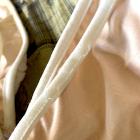 TOBI IVORY & NUDE LACE BODYCON DRESS - Picture 9 of 10